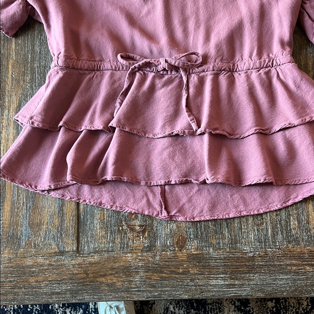Chic Mauve Ruffle Blouse - Picture 5 of 8